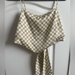 Gianni Bini Beige & White Checkered Open-Back Blouse